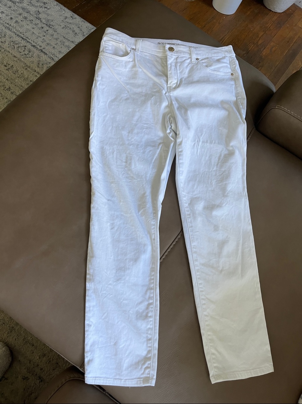 CHICOS So Slimming White Straight-Leg Jeans 4